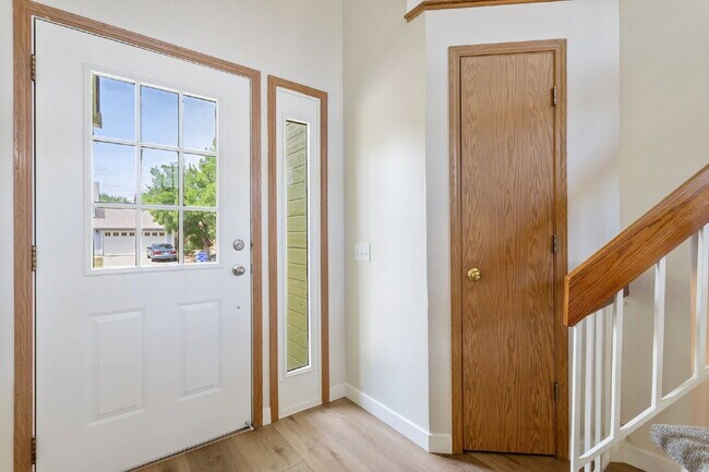 Building Photo - 4335 Conquista Dr
