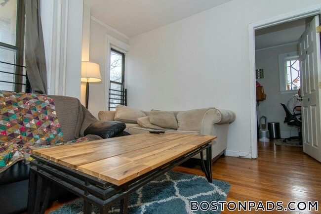 Foto del edificio - 448 Park Dr