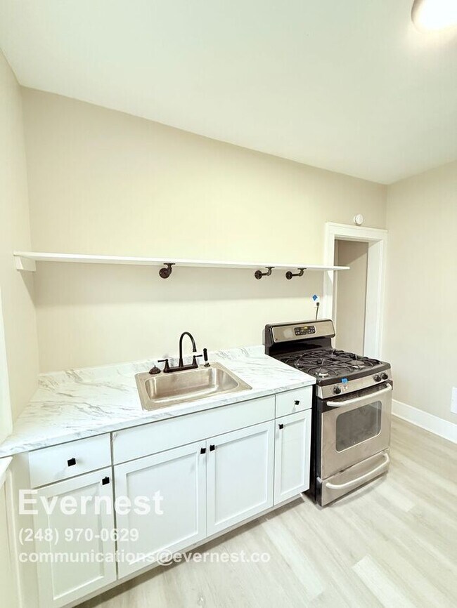 Foto del edificio - 5440 Milford St