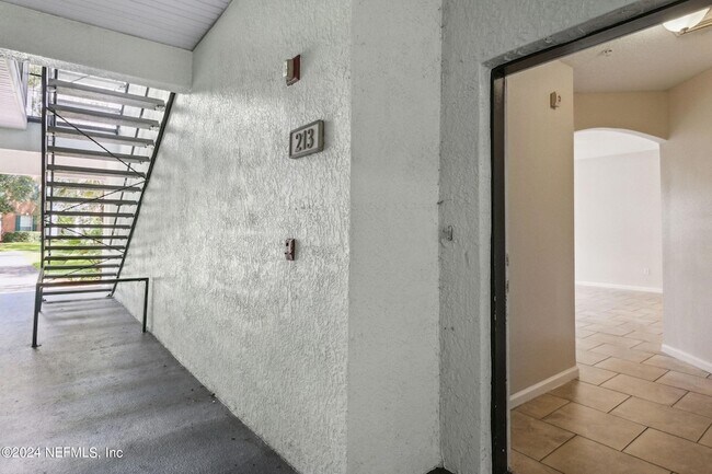 Foto del edificio - 785 Oakleaf Plantation Pkwy