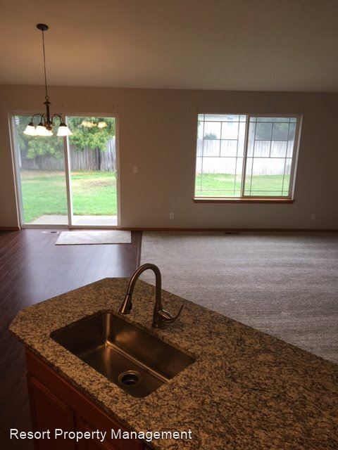 Building Photo - 3 br, 2 bath House - 8201 N Ainsworth Dr