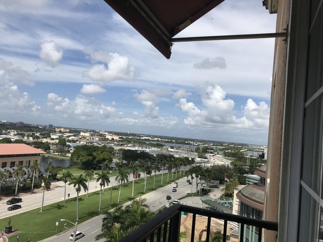 Building Photo - 651 Okeechobee Blvd