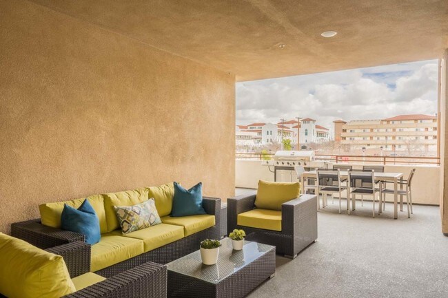 Foto del edificio - Cerca Student Housing