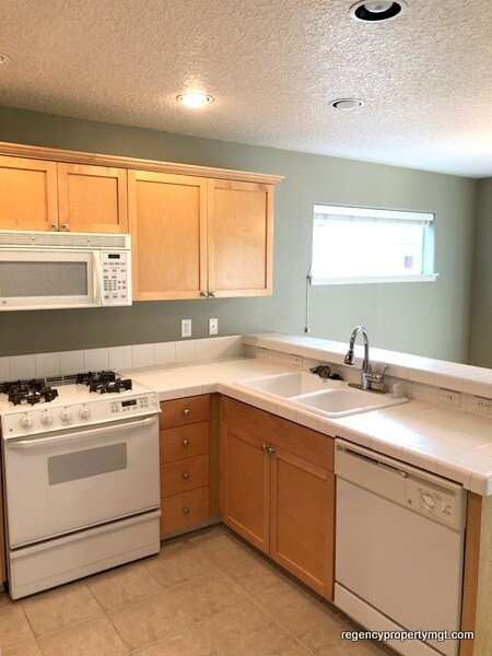 Foto del edificio - 4625 NW Sidewinder Pl