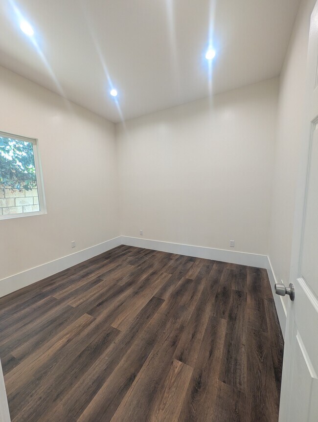 Foto del edificio - 1114 N Stone St