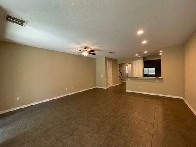 Building Photo - Gorgeous Oviedo Townhome Available NOW!!