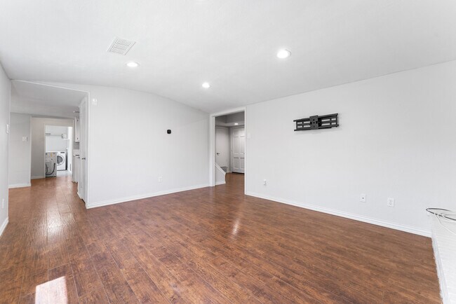 Foto del edificio - 13036 Glenside Dr
