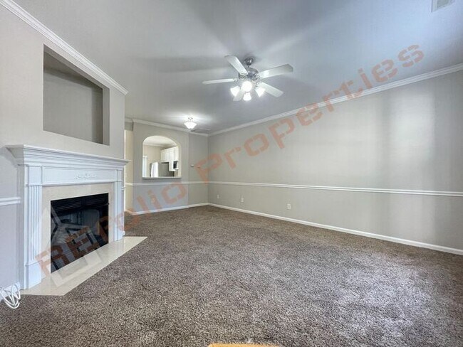 Foto del edificio - Fresh Paint Interior! Lovely 3 Bedroom 2.5...
