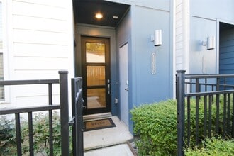 Building Photo - 1909 Maury St