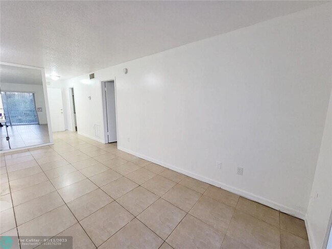 Building Photo - 2800 NW 56th Ave