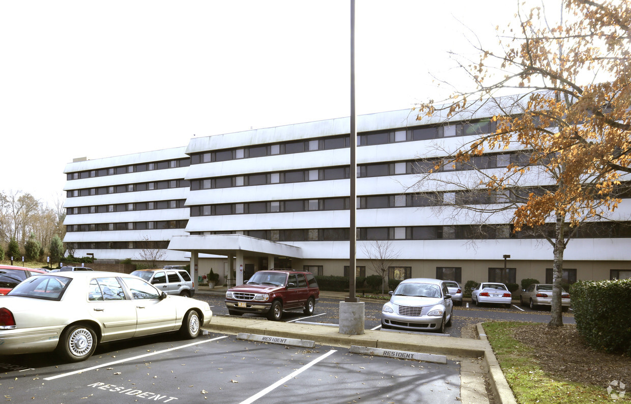 Building Photo - John Calvin Apartments