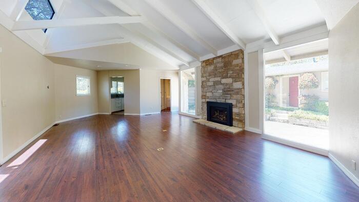 Primary Photo - 4110 El Bosque Dr