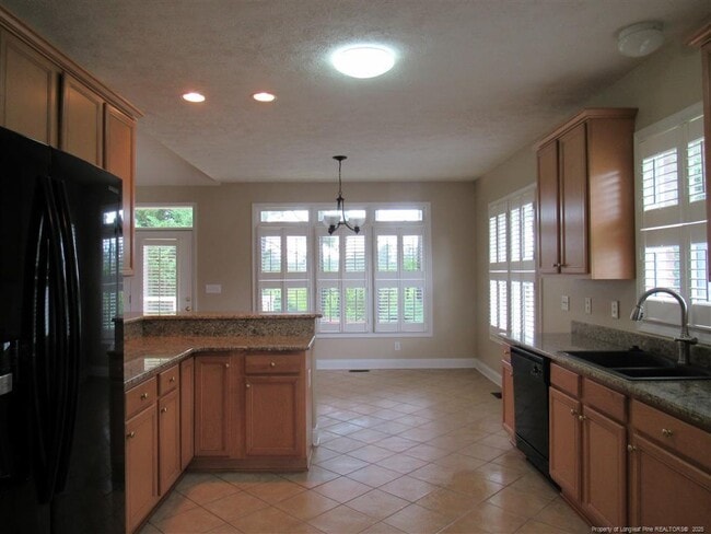 Building Photo - 3000 Metthame Dr
