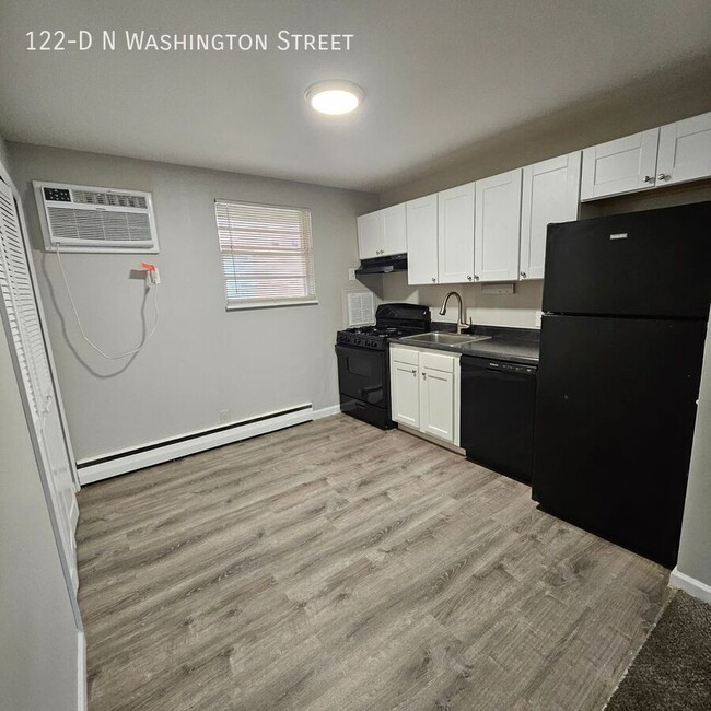 Building Photo - Updated 2 Bedroom in the Heart of Delaware...