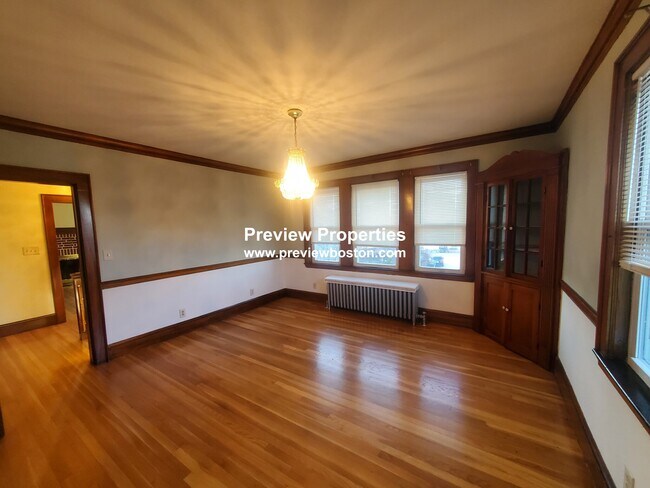 Building Photo - 294 Market St
