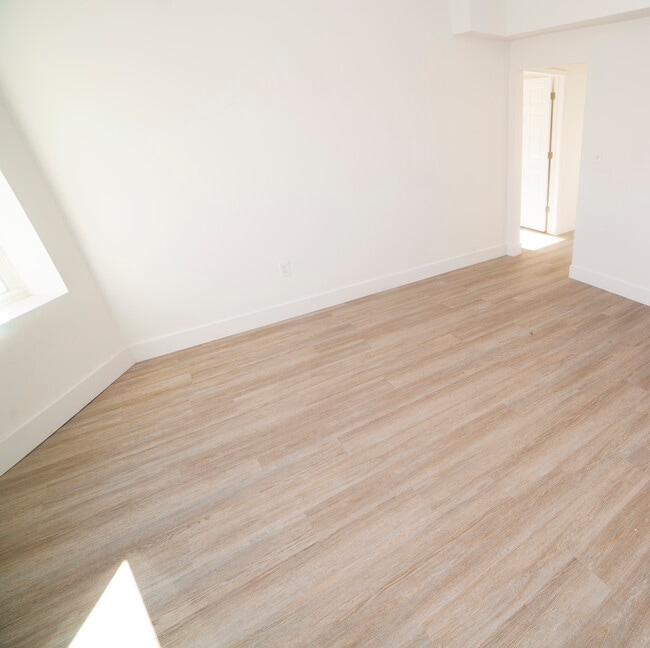 Building Photo - 5437 Page Blvd