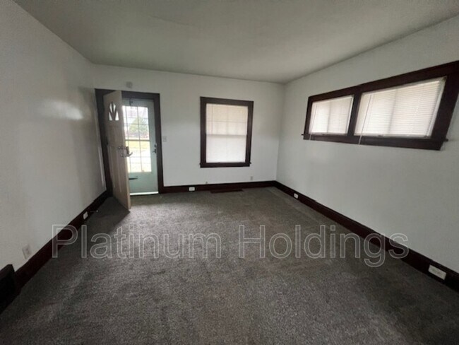 Foto del edificio - 4898 E 95th St