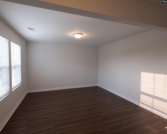 Building Photo - 572 Whippoorwill Dr