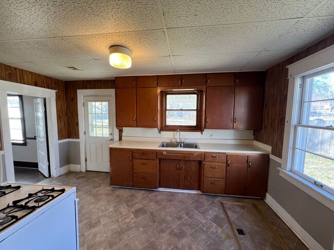Building Photo - 2 Bedroom Single Family Home Next to Fort ...