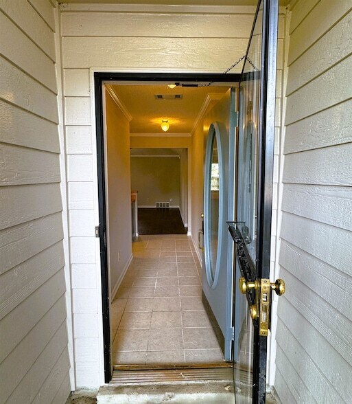 Foto del edificio - 2271 Lake Springs Ln