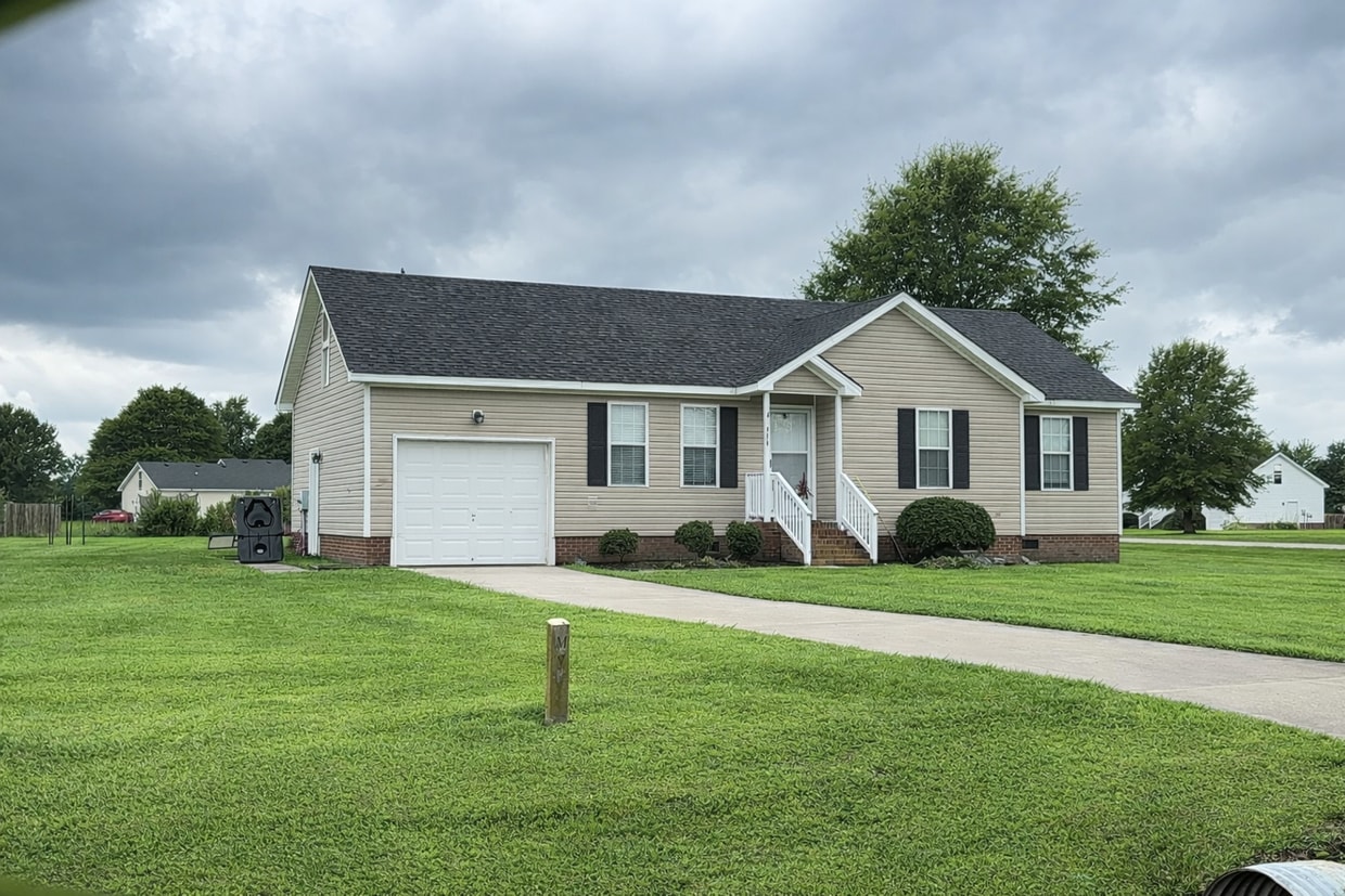 Building Photo - Get your application in fast!