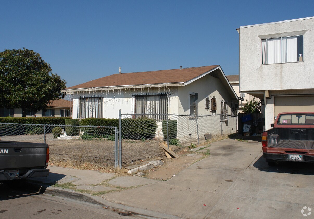 Foto del edificio - 5326-5328 Wightman St