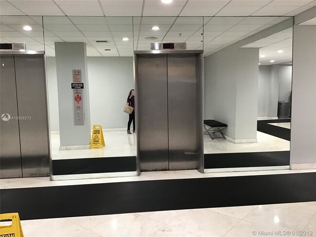 Foto del edificio - 2780 NE 183rd St