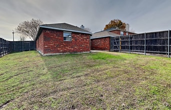Building Photo - 6550 W Montebello Ave