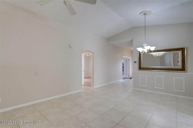 Building Photo - 2138 Caledonia Pl