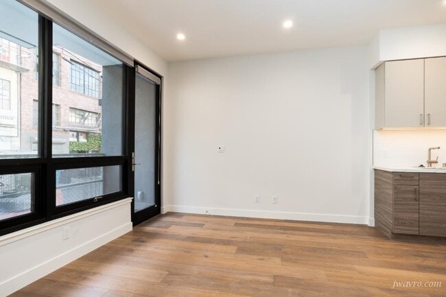 Building Photo - 25 Grace St