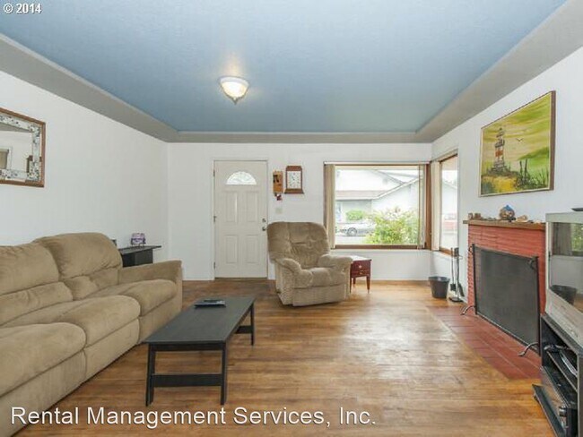 Foto del edificio - 3 br, 1 bath House - 4540 SE 113th Ave