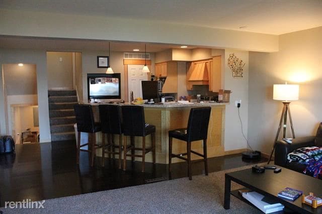 Building Photo - 2 br, 2 bath Duplex - 620 Interlake Drive