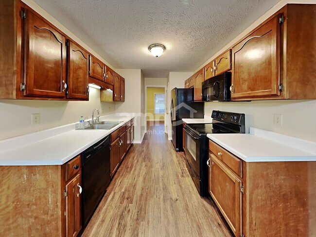 Building Photo - 214 Saint Lukes Lane