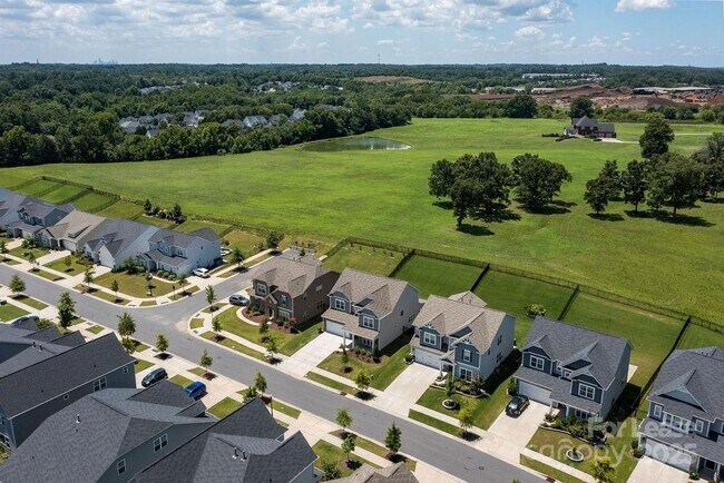 Building Photo - 6607 Wildbrook Dr