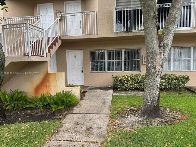 Foto del edificio - 8670 NW 6th Ln