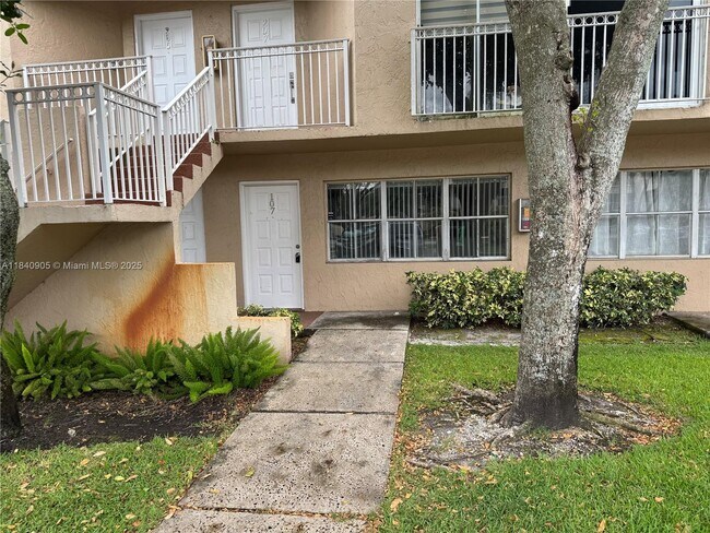 Building Photo - 8670 NW 6th Ln