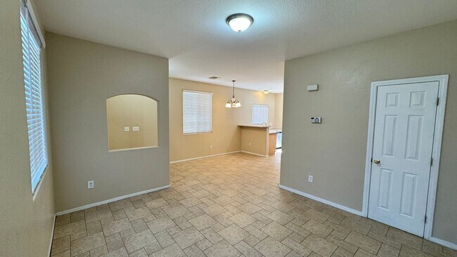 Building Photo - Gated 3 BDRM Master BDRM downstairs