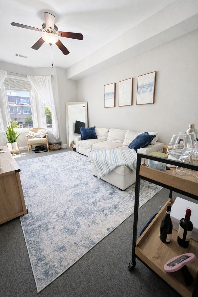 Building Photo - 158 I St