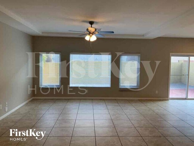 Foto del edificio - 7248 Sierra Moon Ct