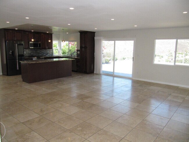 Foto del edificio - 6617 Hemingway Dr