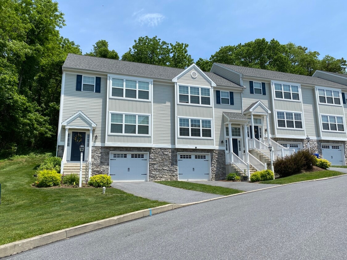 639 Winding Ln, Harrisburg, PA 17111 Townhome Rentals in Harrisburg PA