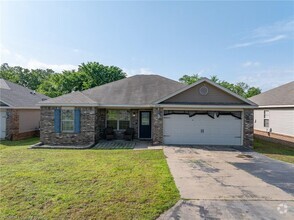 Building Photo - 2409 Crestview Ln