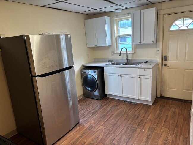 Foto del edificio - 632 Blair Ave