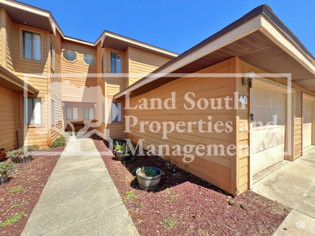 Building Photo - 707 Carpenters Way