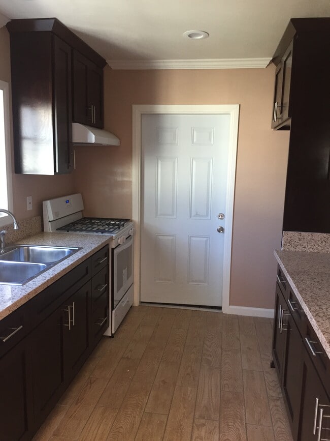 Kitchen - 2129 N Earl Ave