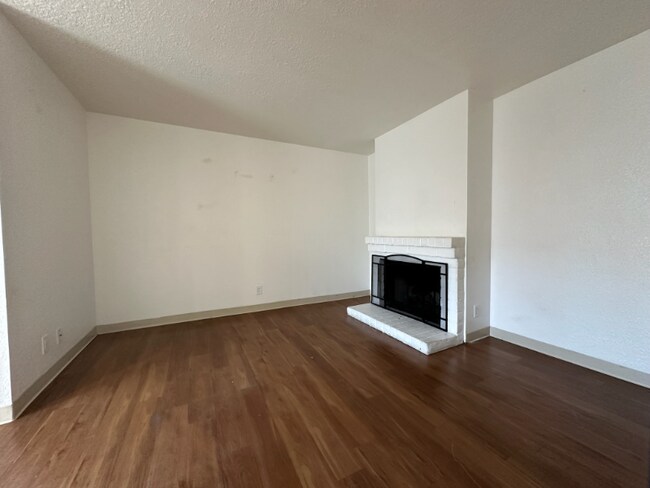 Building Photo - 5421 El Camino Ave