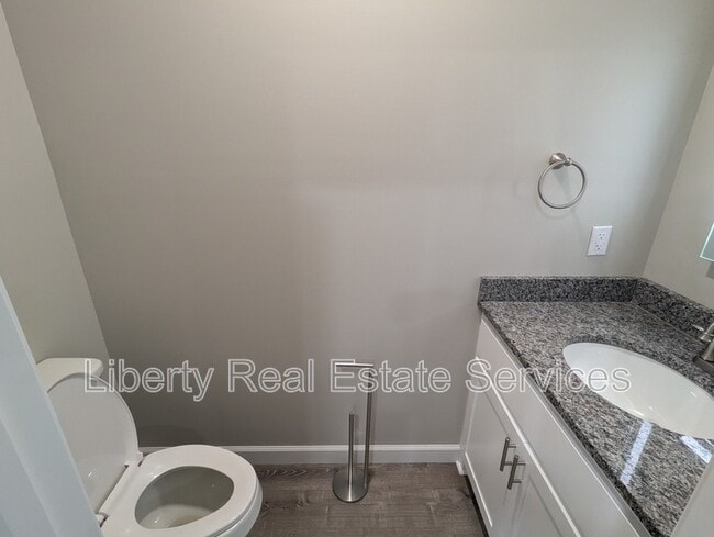 Building Photo - 277 Myrtle Ave