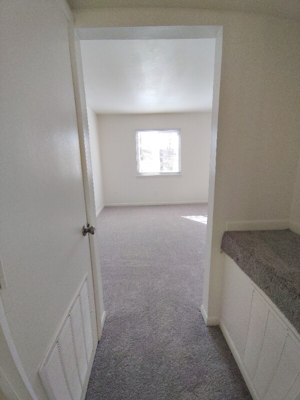 Foto del edificio - 600 Reusens Rd