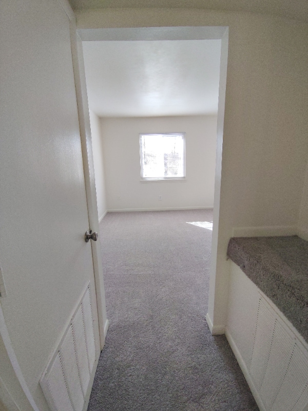 Building Photo - 600 Reusens Rd