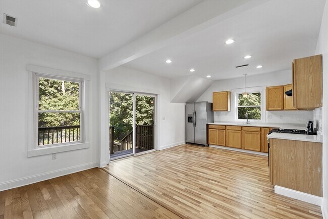 Foto del edificio - 283 Broadway Rd